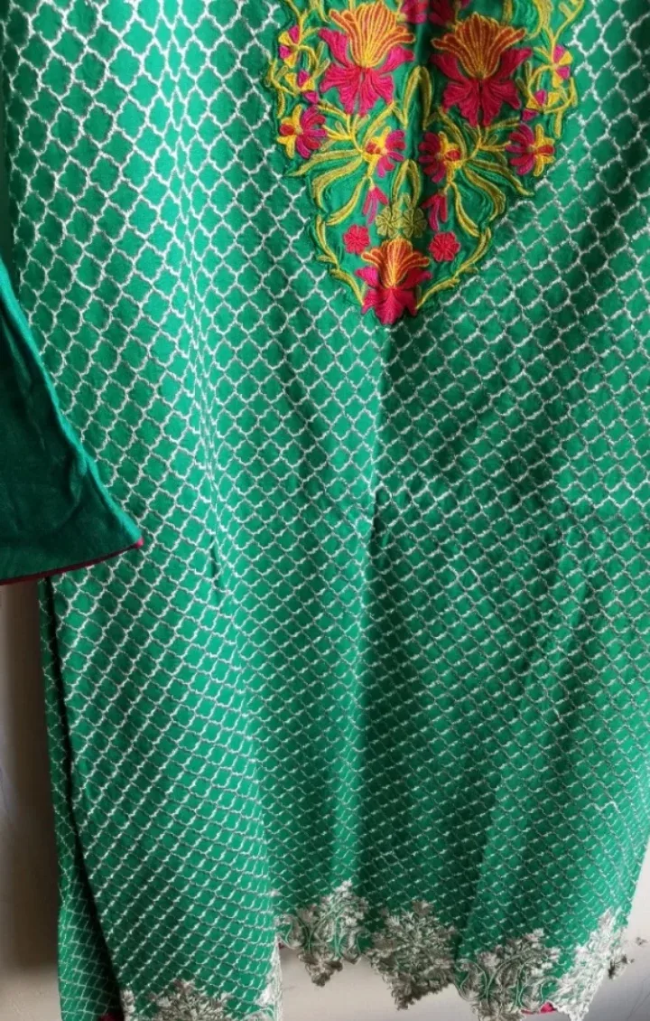 Gorgeous Green Embroidered Kurti - Size Medium💚 image indicator(2)
