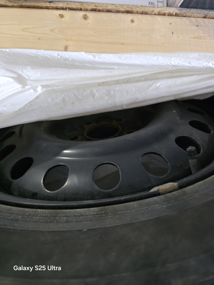 Winter tires on steel rim - 215/55R17 98T - photo 3