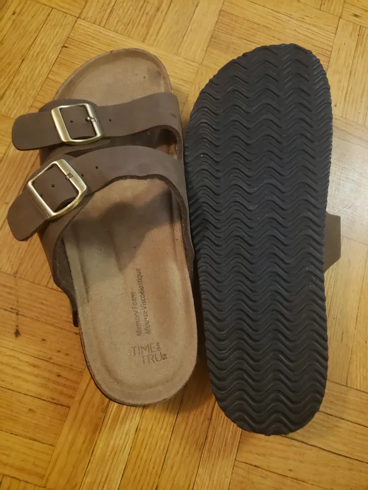 Time and Tru Brown Leather Double Buckle Sandals💚 image indicator(2)