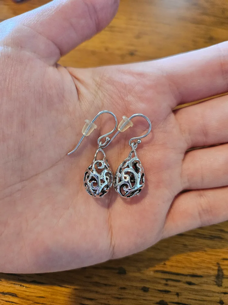 Silver Filigree Drop Earrings 💚 thumbnail