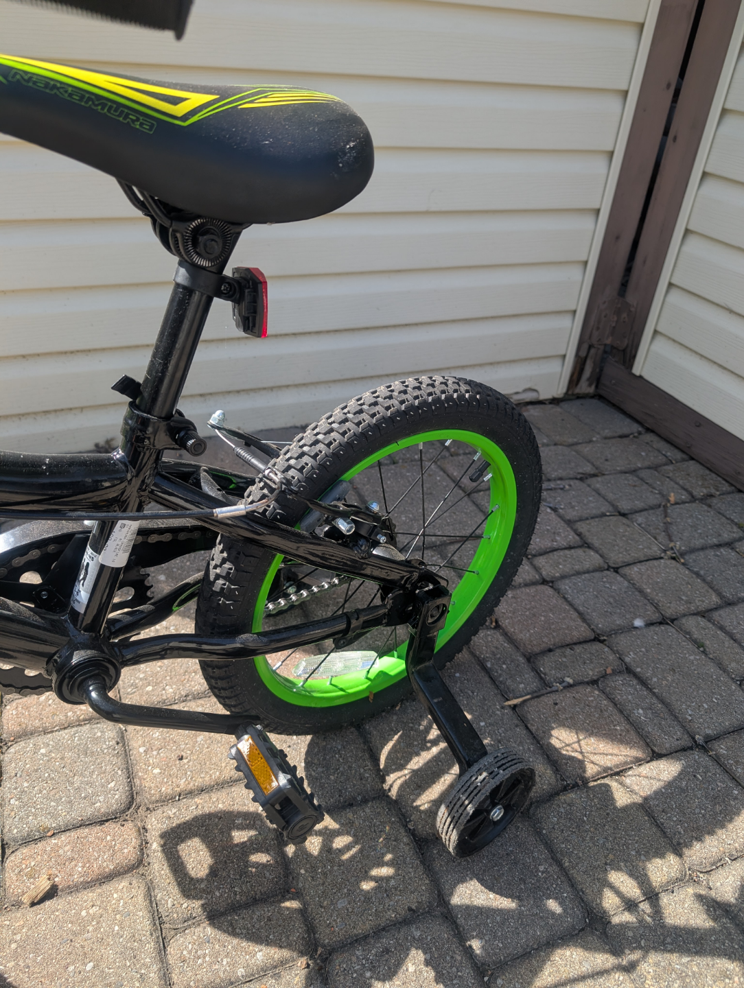 Kids' 16-inch Nakamura Bicycle with Training Wheels
