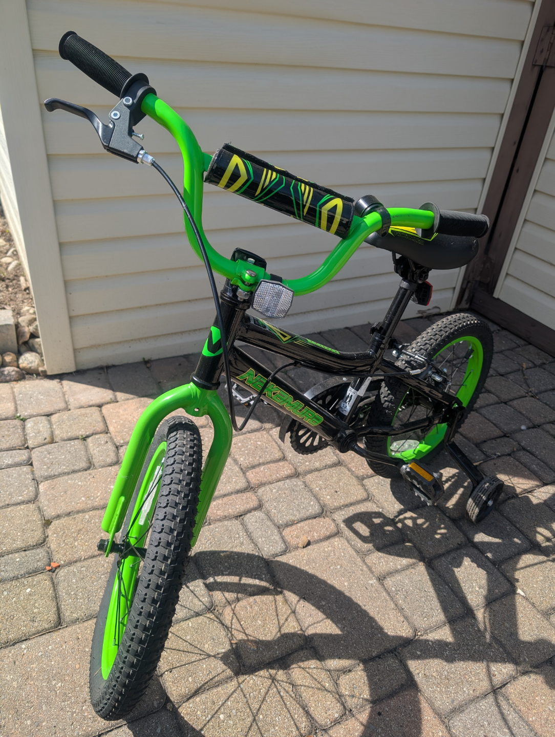 Kids' 16-inch Nakamura Bicycle with Training Wheels - photo 2