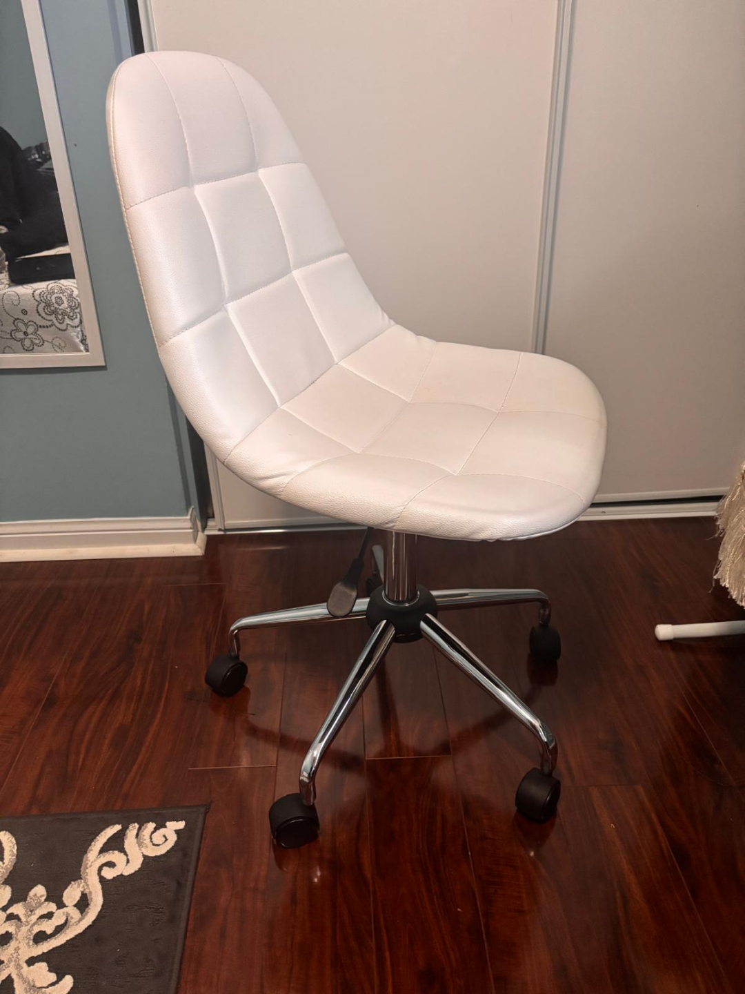 White PU Leather Office Chair