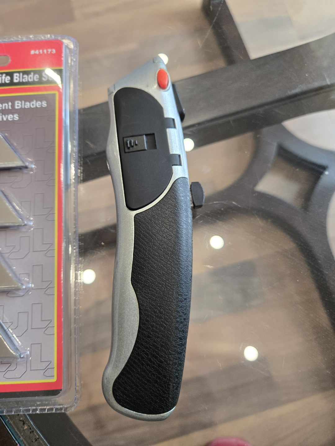 LJ Utility Knife with 20 Replacement Blades - photo 3