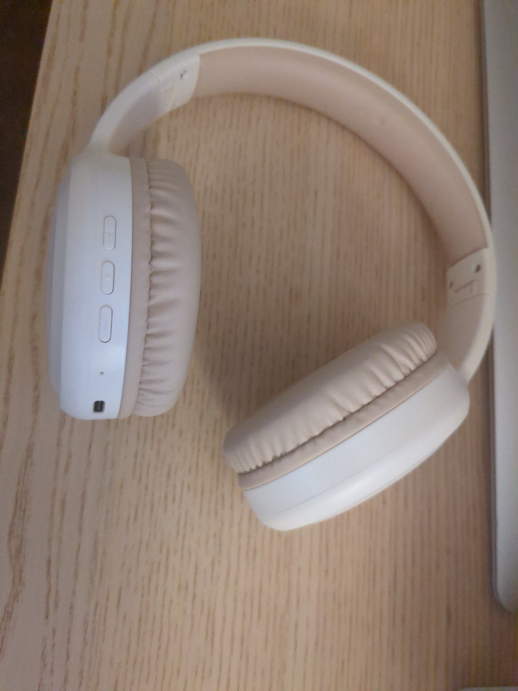 Wireless On-Ear Headphones - Beige and White💚