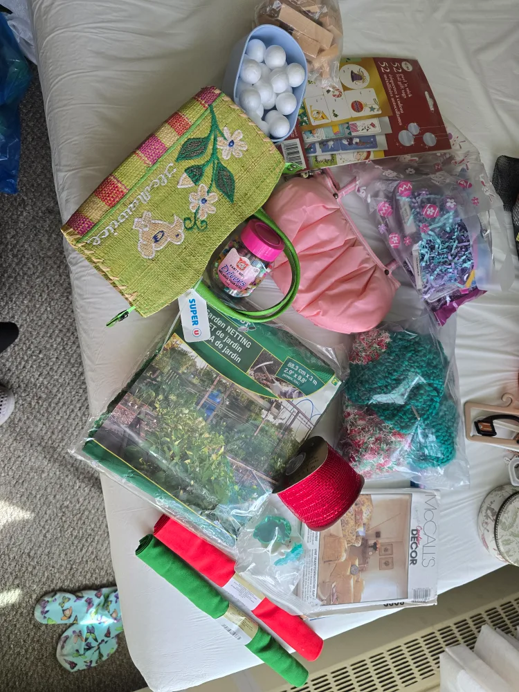 💚♻️Craft Supplies Bundle - Christmas & More! image indicator(5)