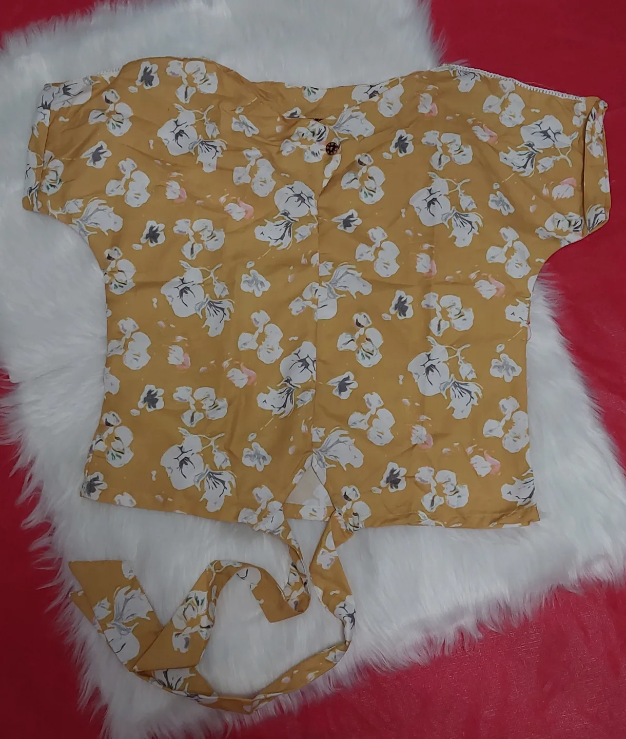 BRAND NEW Women's summer/Spring Tops 💚 image indicator(3)