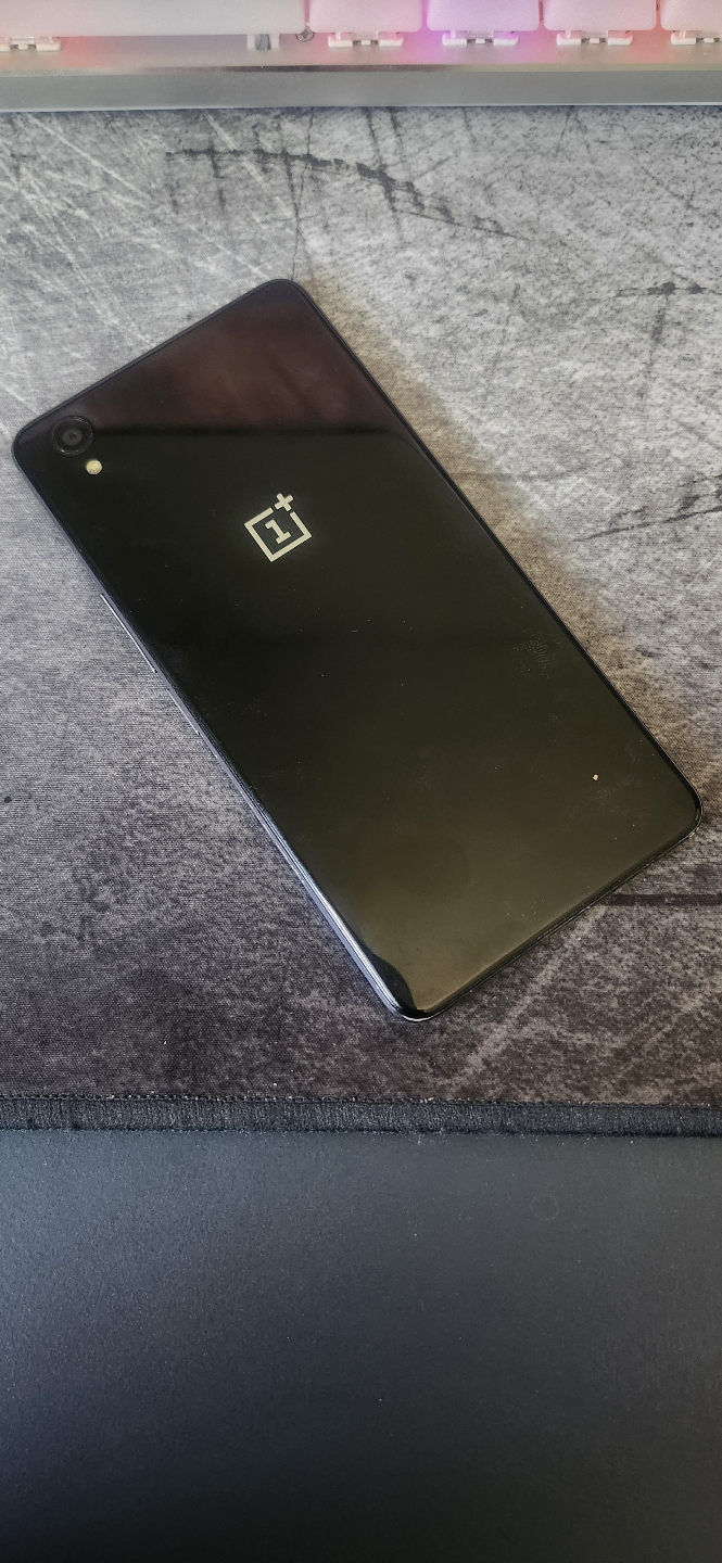 OnePlus One 16GB Smartphone - Android 6.0.1