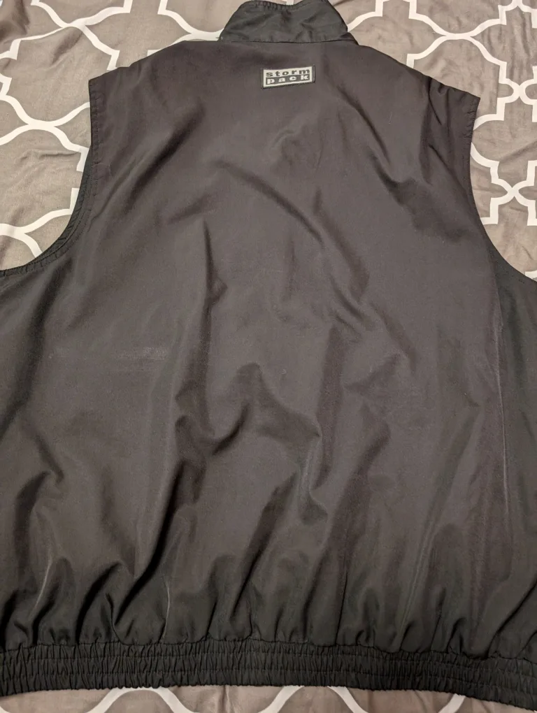 Men's Storm Tech Black Vest image indicator(2)