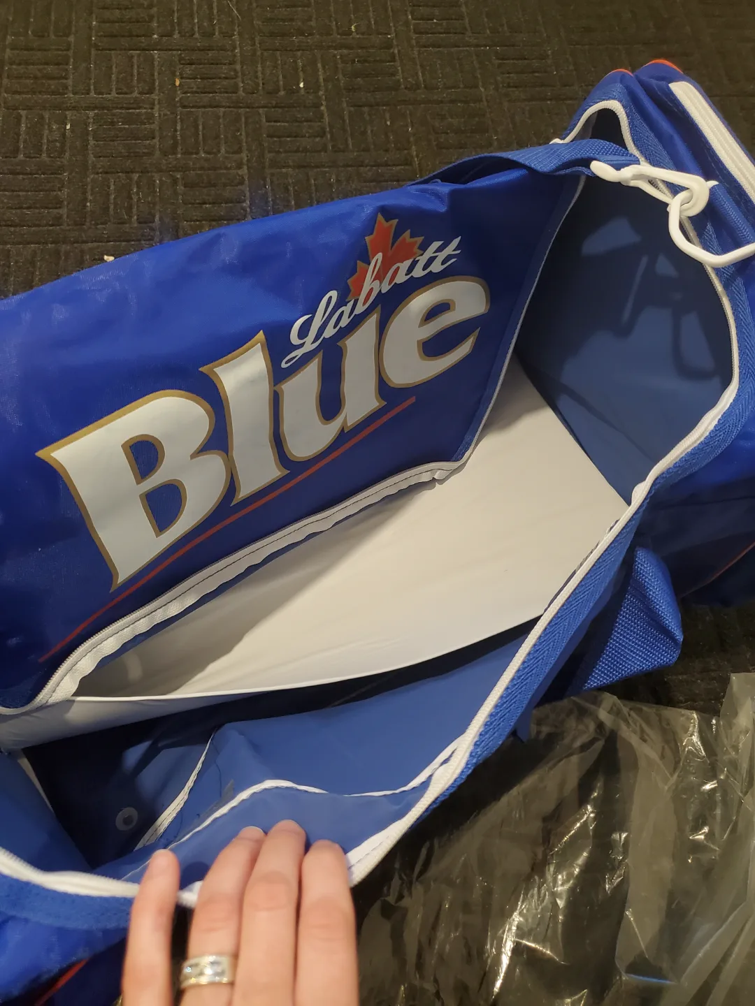 Labatt Blue Duffle Bag 💚 image indicator(2)