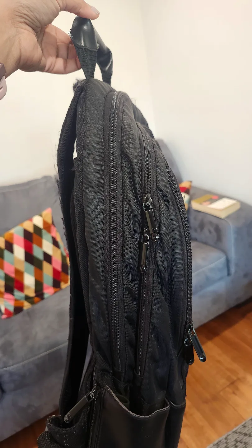 ThinkPad Black laptop Backpack image indicator(4)