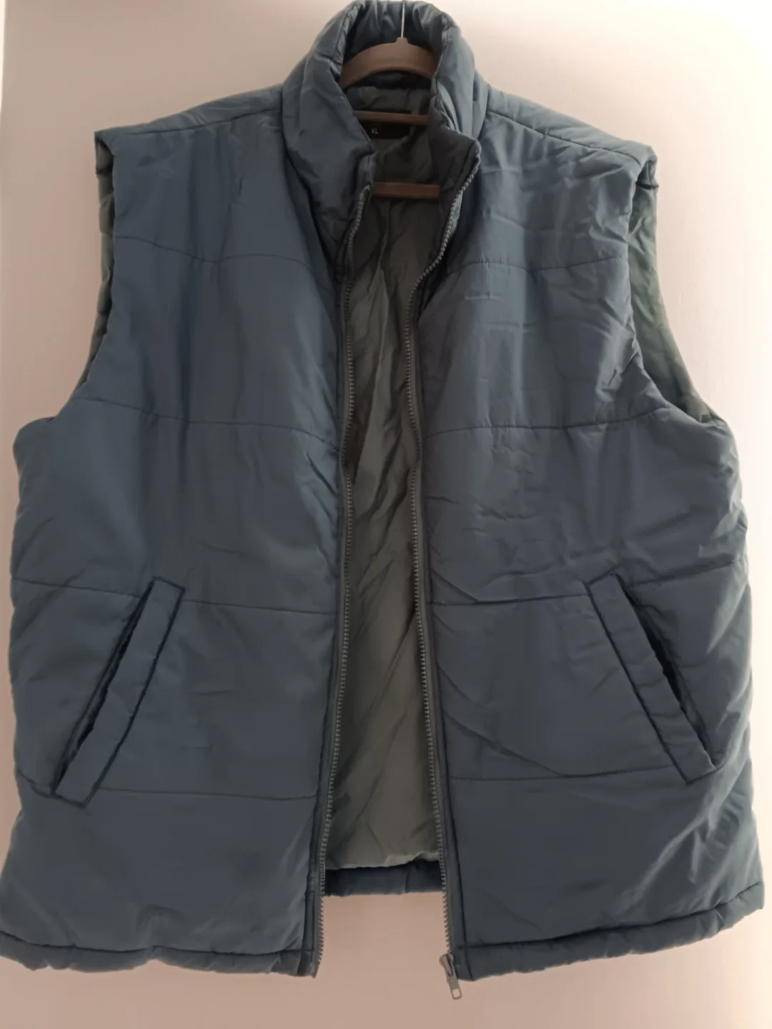 Men's XL Puffer Vest thumbnail