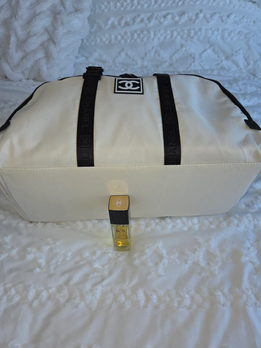 Chanel Off-White Travel Bag image indicator(10)