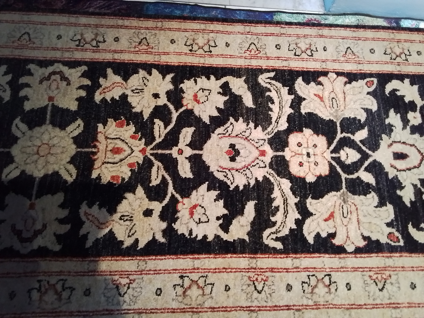 A Great Sultanabad Design Carpet - photo 3