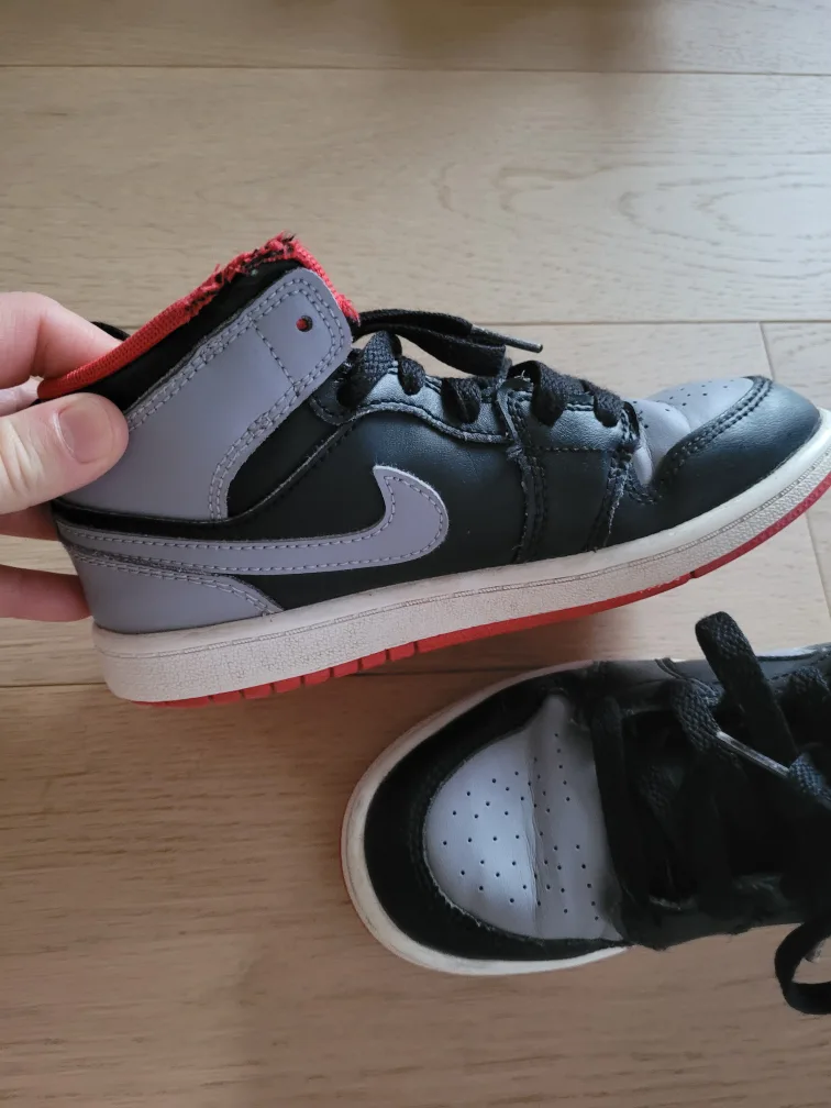 Air Jordan youth 1 Shoes - Black/Grey image indicator(4)