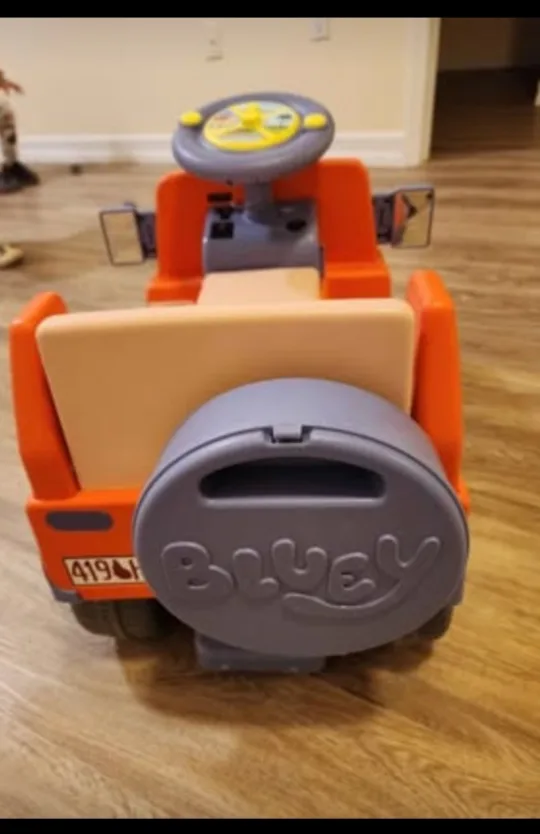 Bluey Ride-On Toy Car image indicator(3)