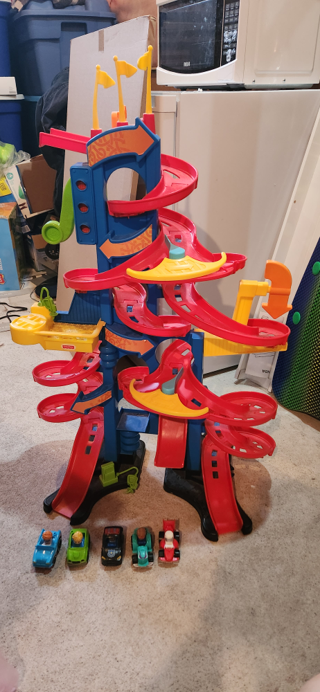 Fisher-Price Little People Wheelies Race Track