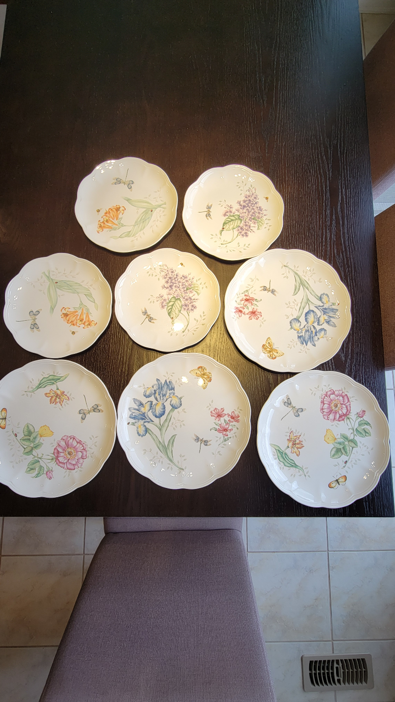 Eight Lenox Butterfly Meadow Dinner Plates - photo 2