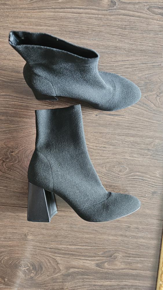 NEGOTIABLE - ALDO Black Knit Booties, Size 8