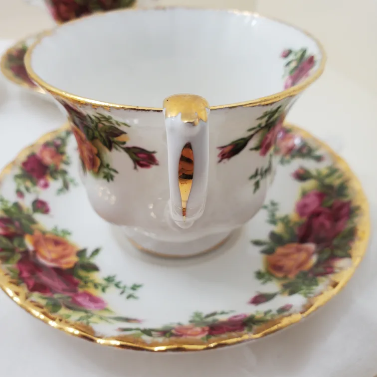💚Vintage Royal Albert Old Country Roses Teacup sets image indicator(6)