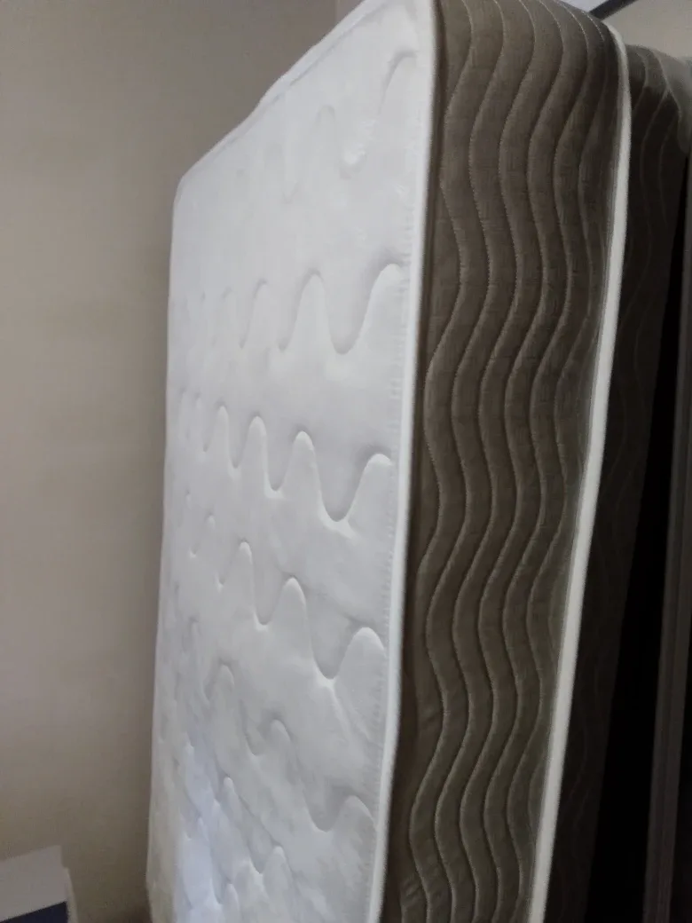 Double Mattress and Metal Frame image indicator(4)