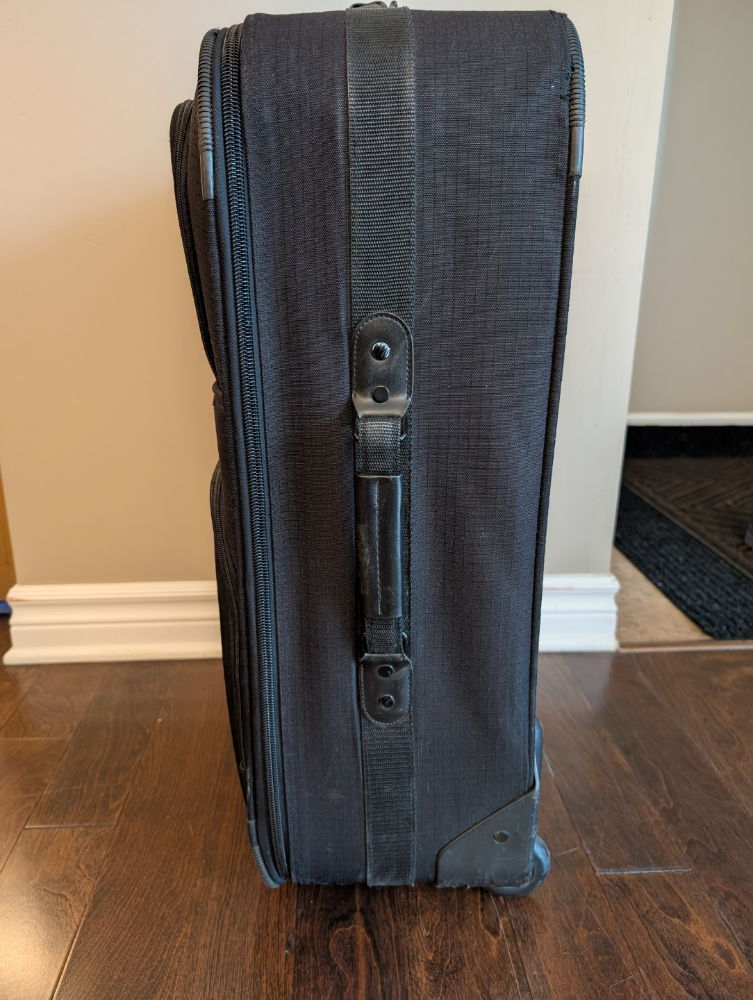 Suitcase - photo 2