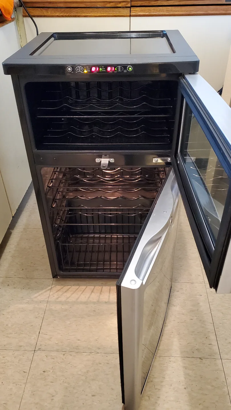 Salton Dual Zone Wine Cooler image indicator(4)