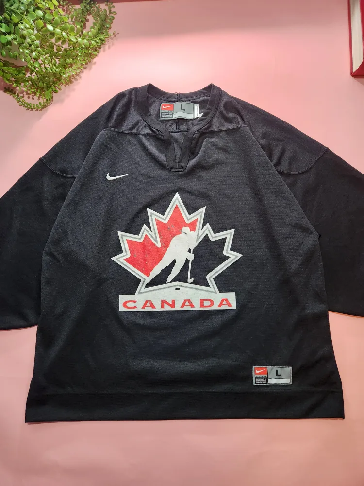 Vintage Nike Canada Hockey Jersey - Size Large image indicator(2)