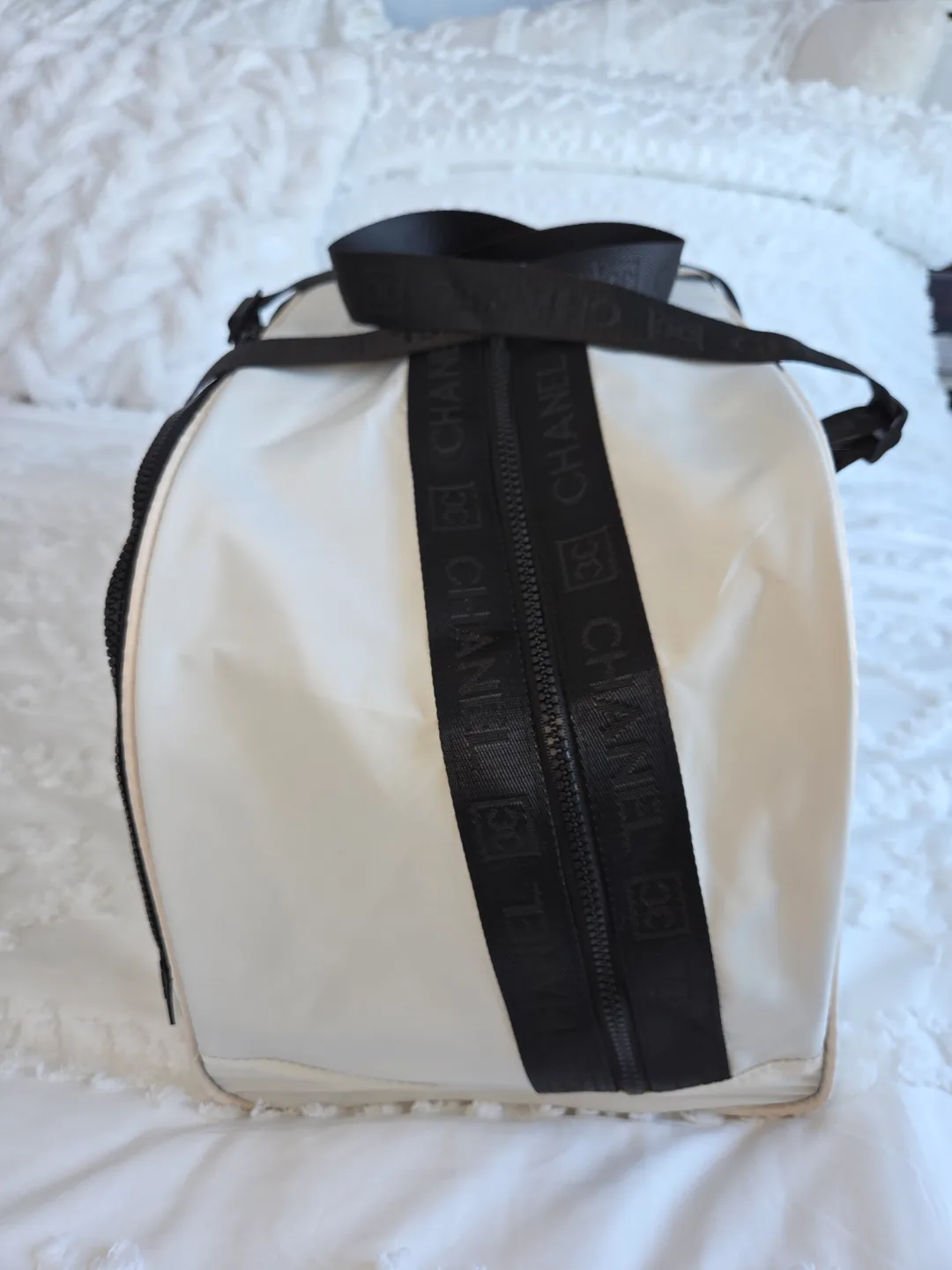 Chanel Off-White Travel Bag image indicator(8)