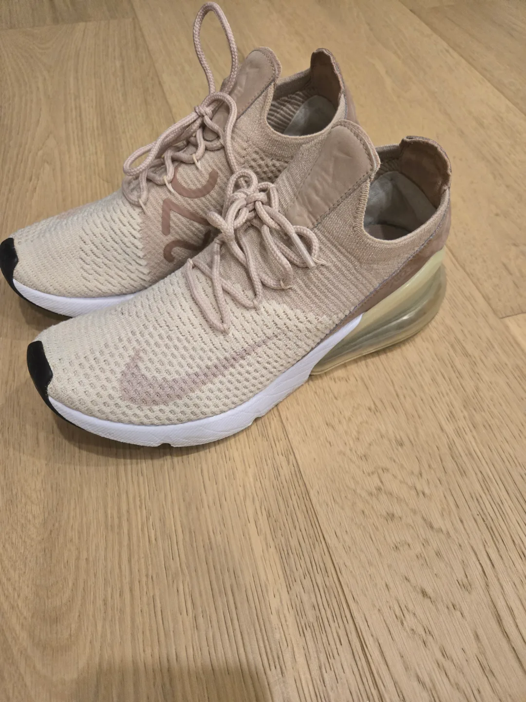 Nike Air Max 270 Knit Women's Running Shoe image indicator(4)