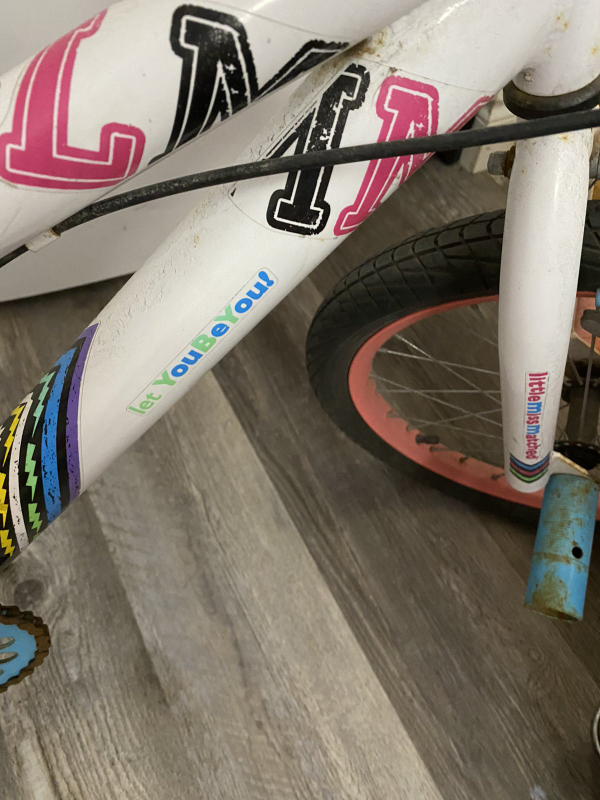 Girls' Huffy bike, 18 inch wheels - photo 4