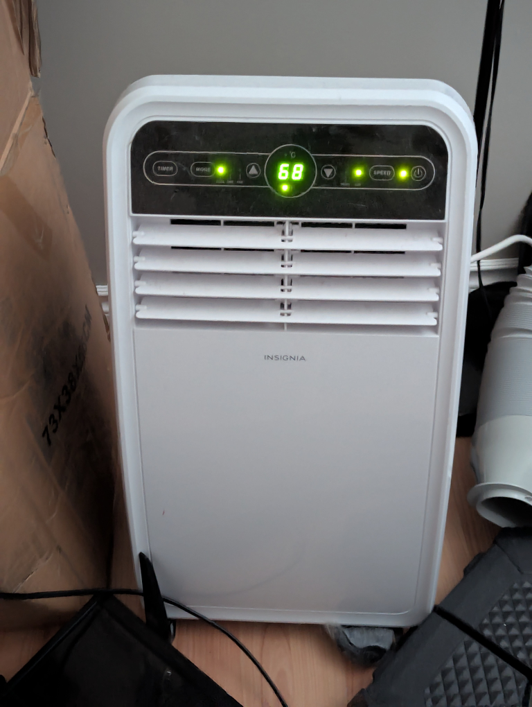 Insignia Portable Air Conditioner (8000btu)