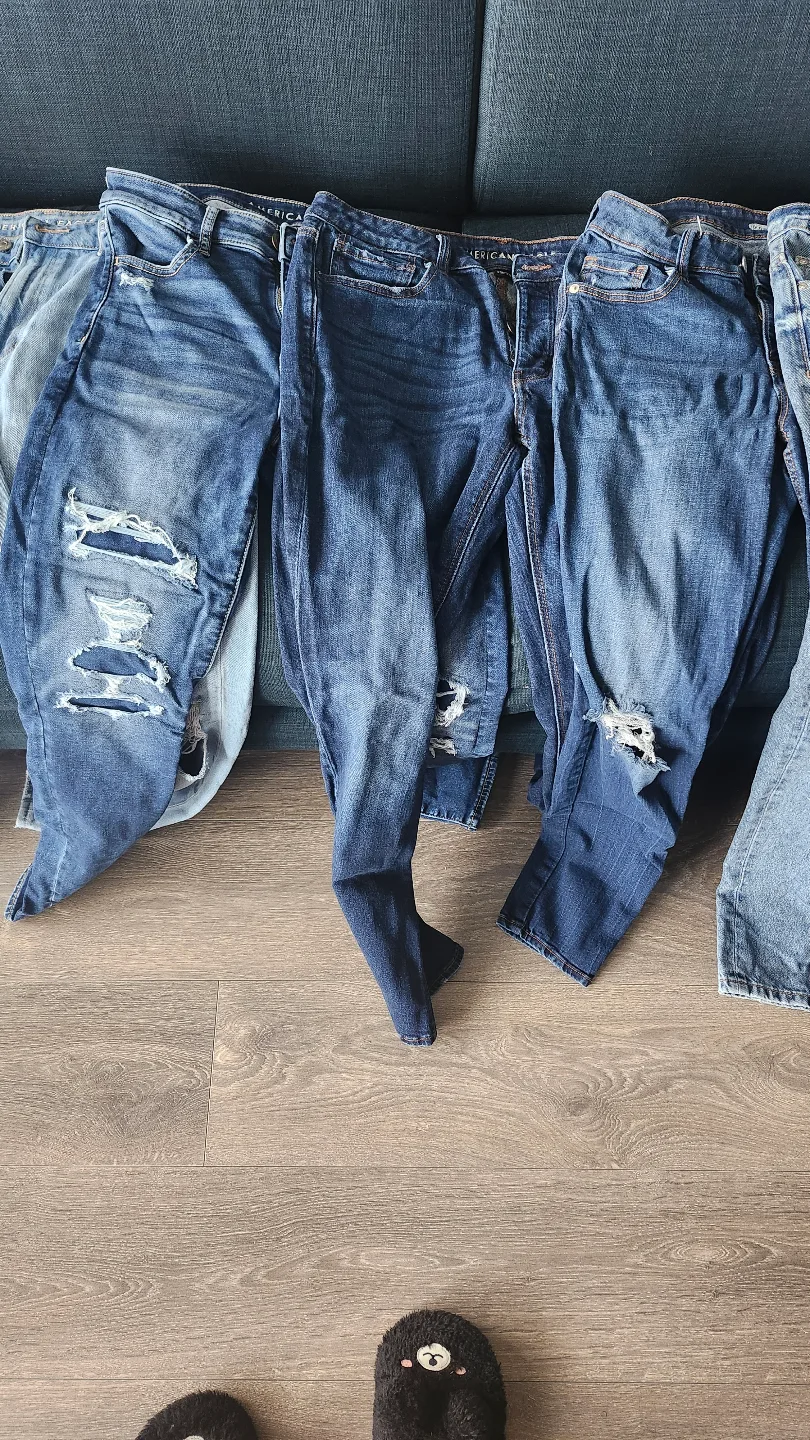 American Eagle Jeans Bundle - 3 pairs + Others image indicator(2)