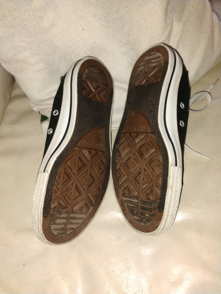 Converse Chuck Taylor All Star Low Tops - Women's Size 6.5 - photo 4