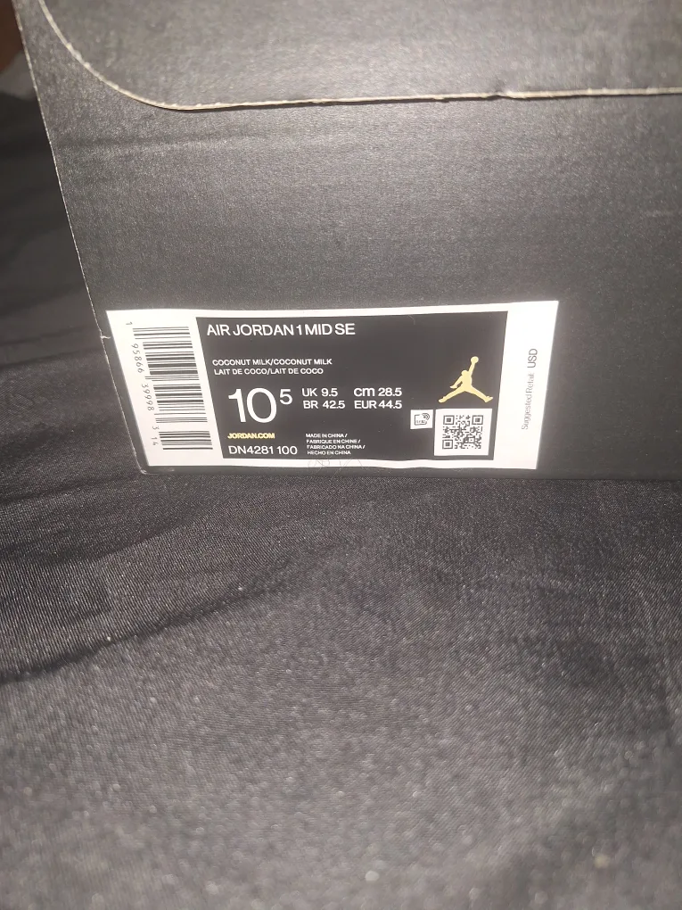 Nike Air Jordan 1s mid-top 10.5  Coconut🥥 milk🥛 image indicator(6)