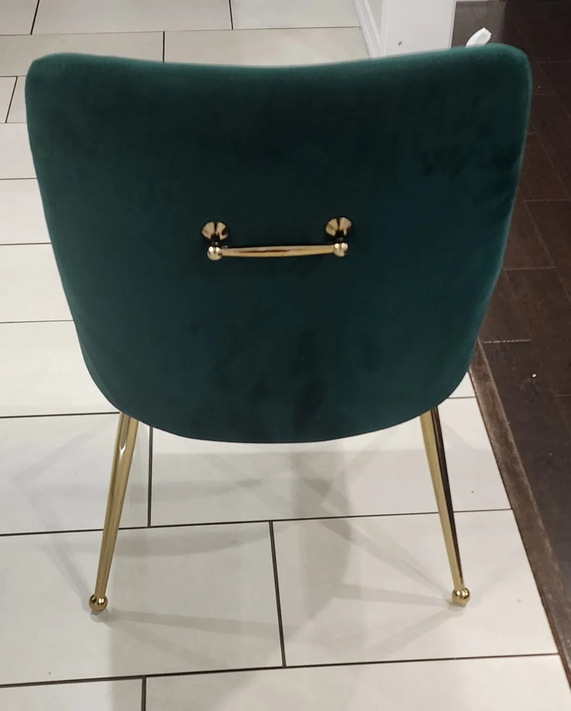 Live Edge Dining Table with Six Velvet Chairs image indicator(3)