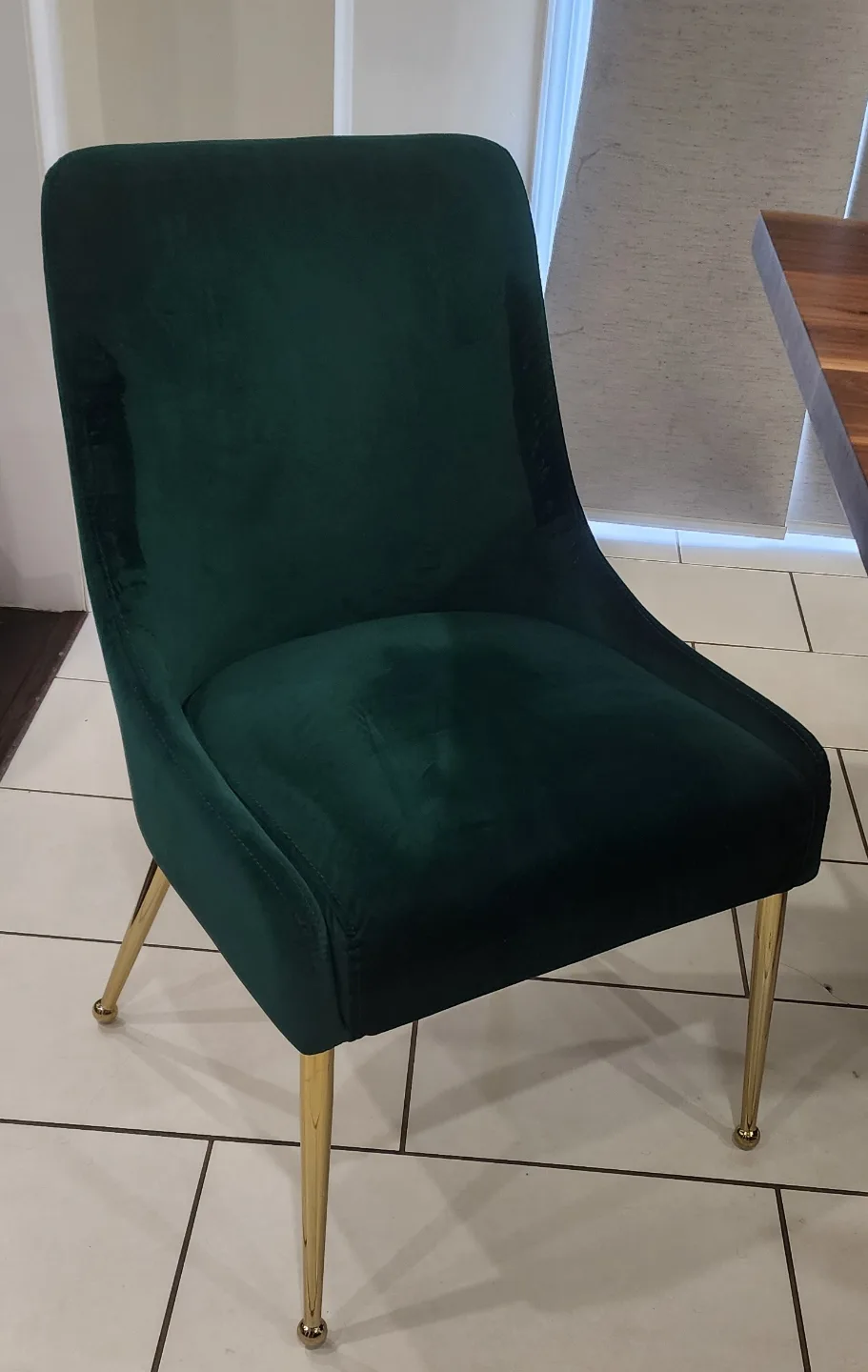 Live Edge Dining Table with Six Velvet Chairs image indicator(5)