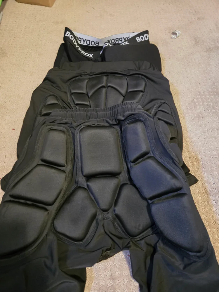 Bodyprox Protective Shorts - Hip Pads for Sports image indicator(7)