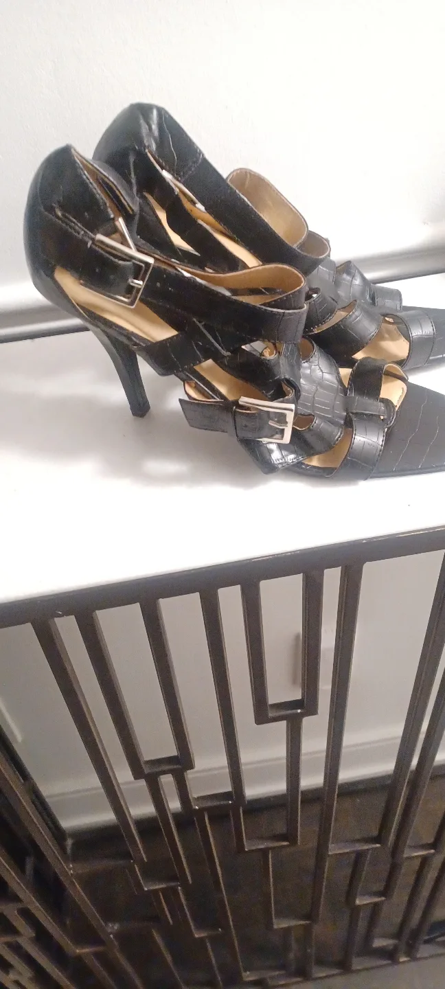 Wild Diva Black Crocodile-Print Sandals image indicator(2)