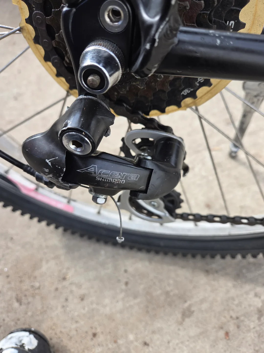 GT Avalanche 3.0 Mountain Bike image indicator(4)