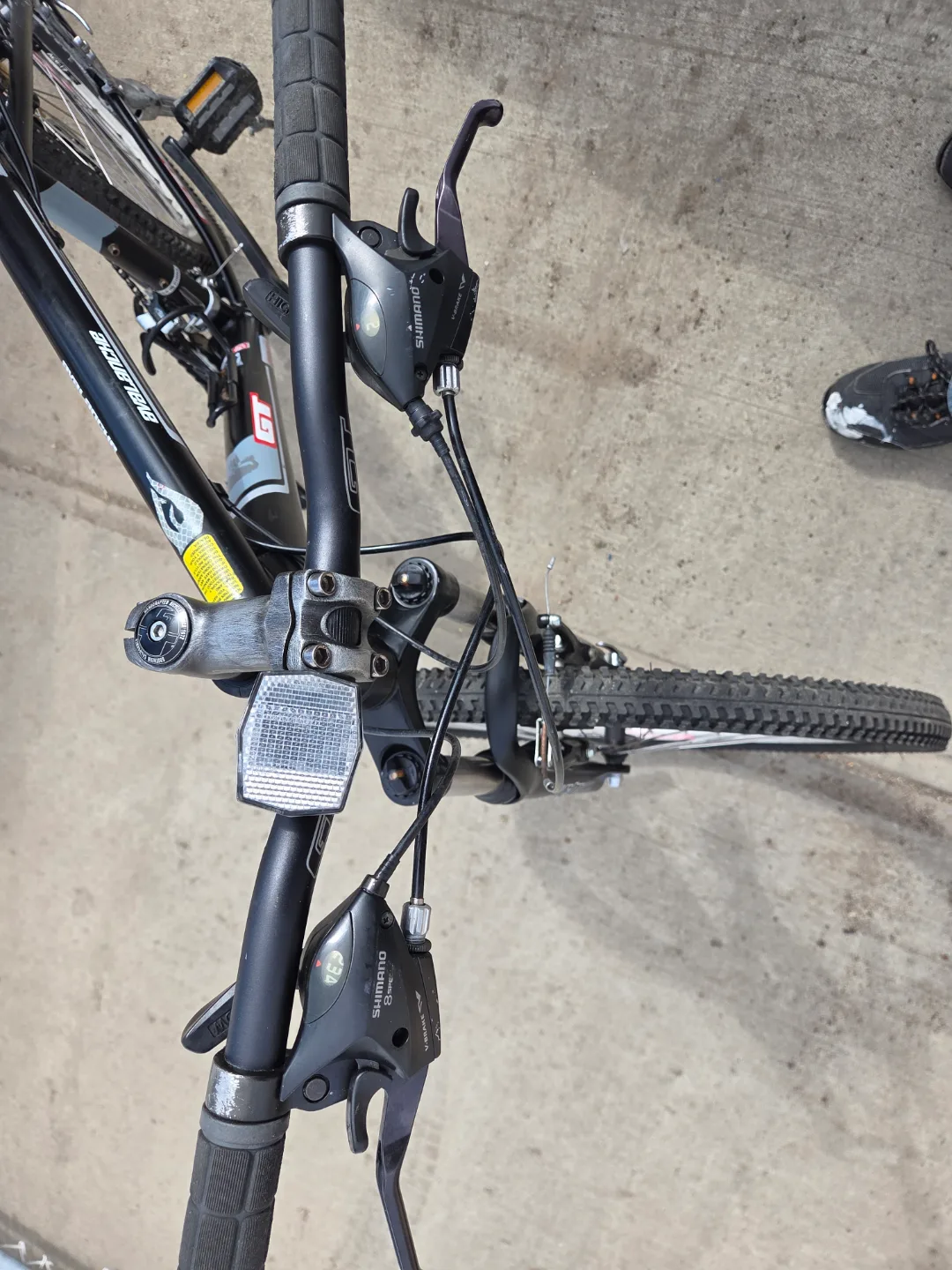 GT Avalanche 3.0 Mountain Bike image indicator(5)