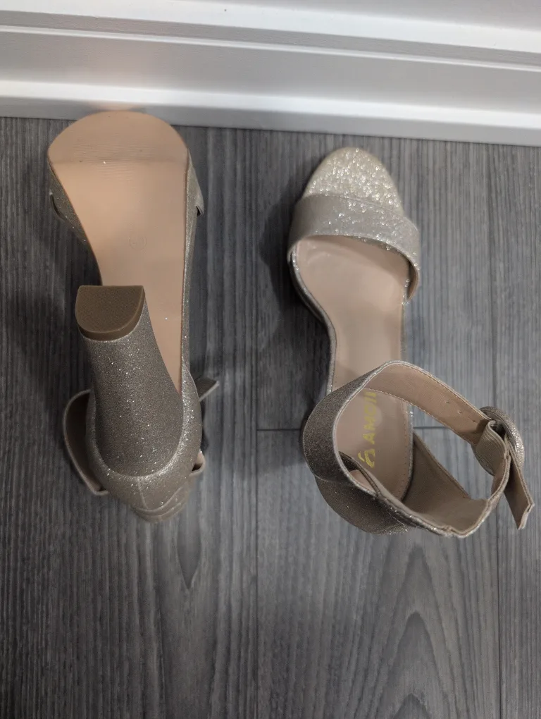 New, Never Used. AMOII Glitter Block Heel Sandals Size UK 40 image indicator(10)