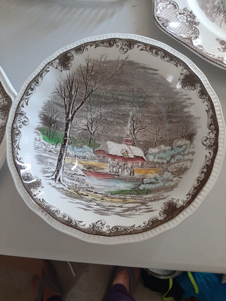 Vintage Shakespeare Jonnie's Winter Scene Bowl