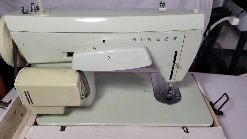 💚  Vintage Singer Sewing Machine image indicator(3)
