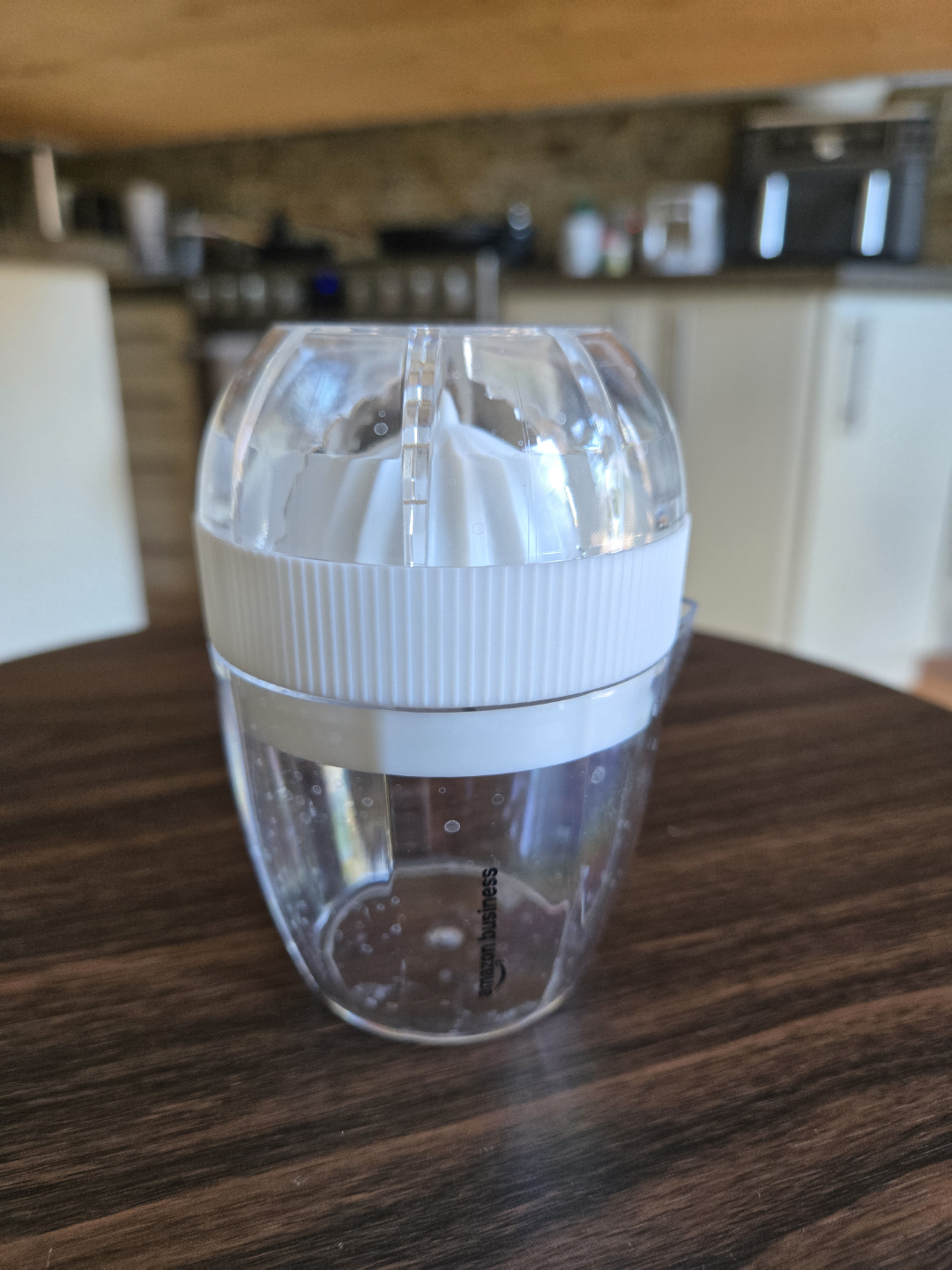 💚 Compact Citrus Juicer with Strainer - photo 2