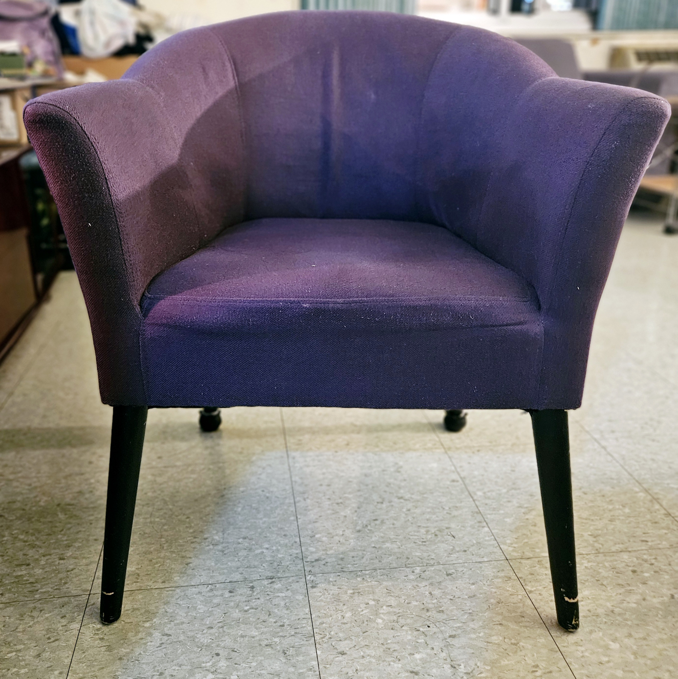 Comfortable & Sturdy Purple Armchair💚