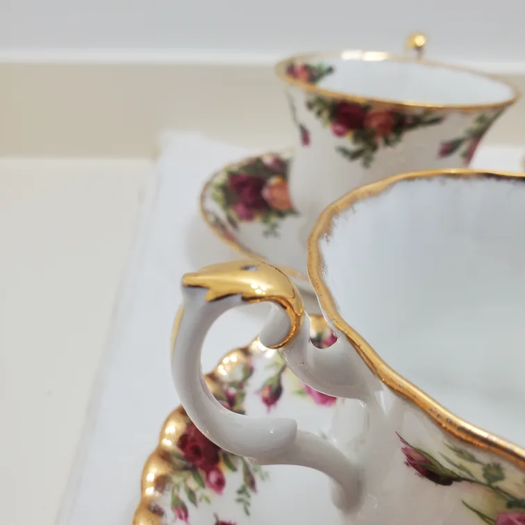 💚Vintage Royal Albert Old Country Roses Teacup sets image indicator(3)