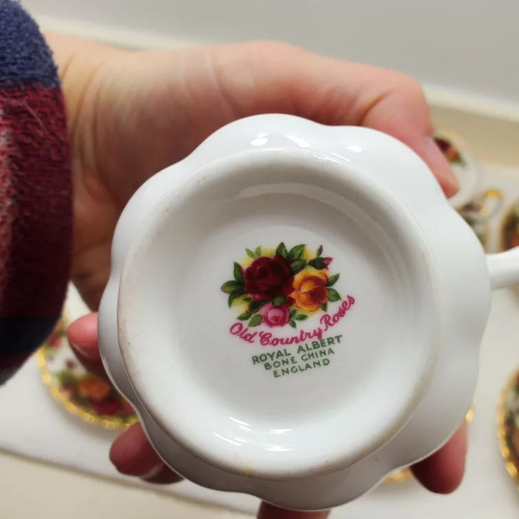 💚Vintage Royal Albert Old Country Roses Teacup sets image indicator(8)