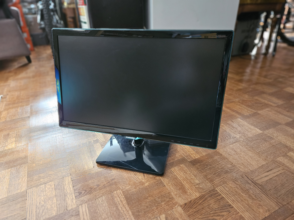 Samsung S22D390H 22" Monitor - (SERIOUS BUYERS ONLY & READ DESC)
