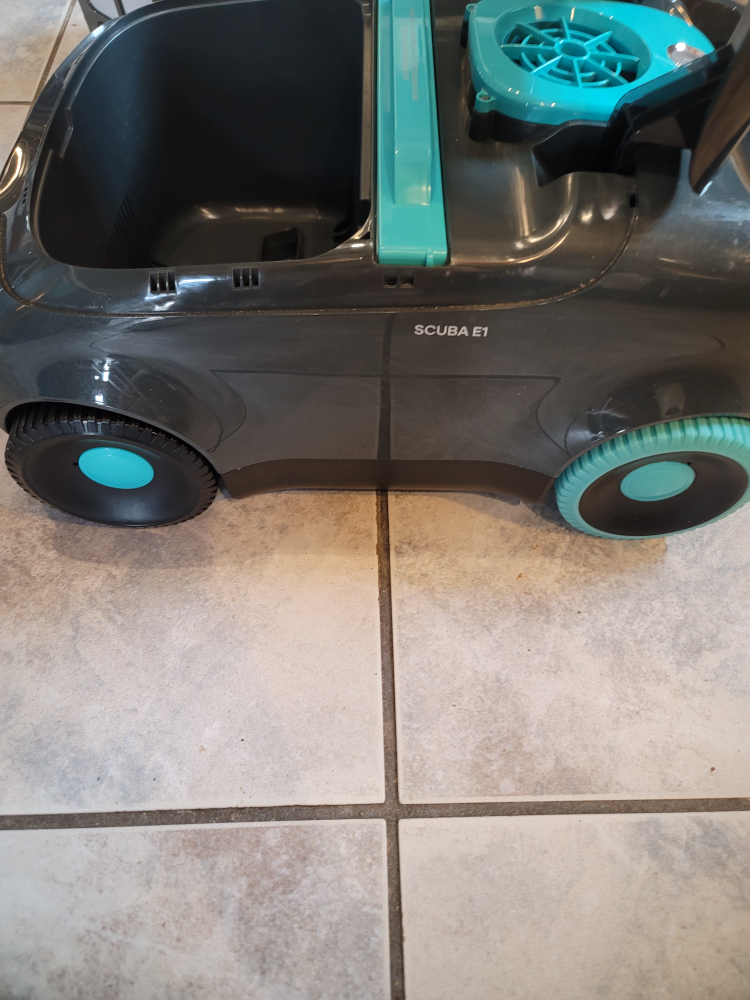 Aiper Scuba E1 Cordless Robotic Pool Cleaner - photo 5
